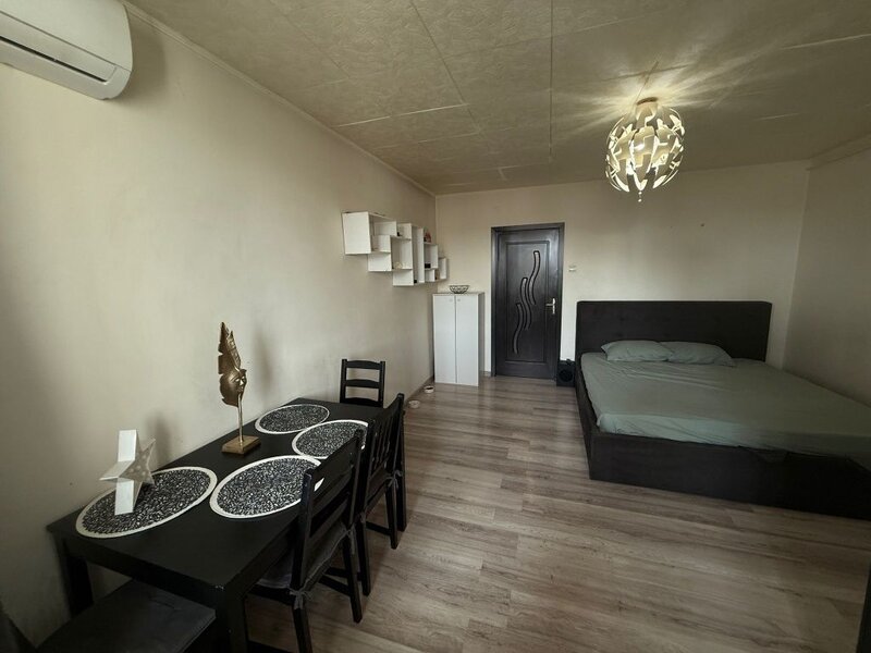 Piata Veteranilor, Metrou Lujerului, garsoniera cf. 1.